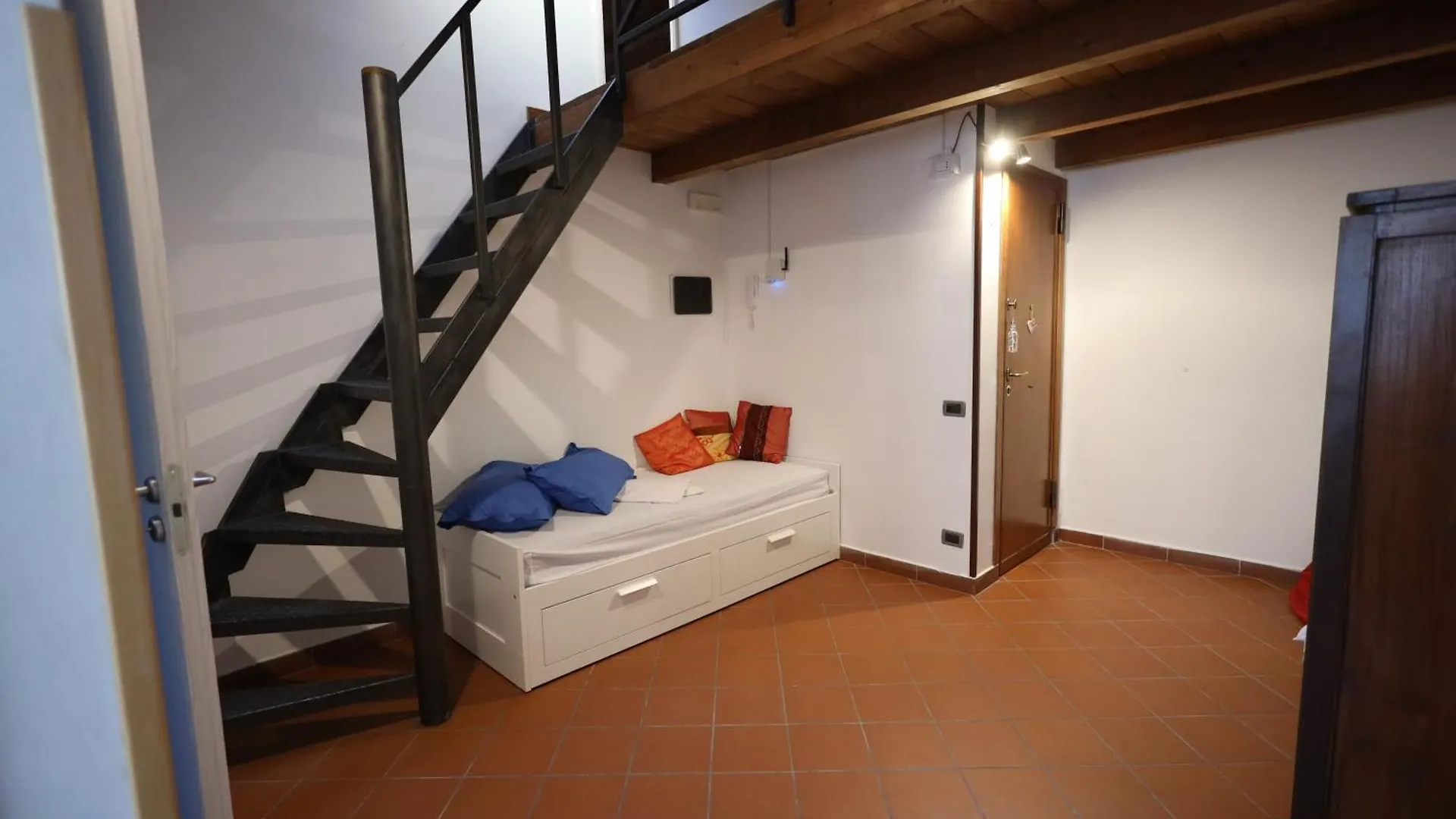 Apartment Politeama Holiday Home - La Tua Casa Nel Cuore Di Palermo!
